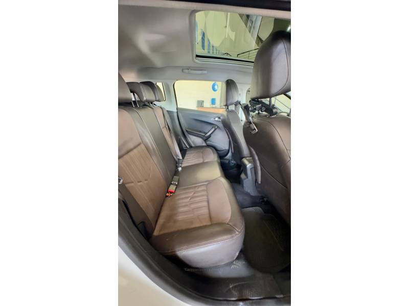 PEUGEOT - 2008 - 2015/2016 - Branca - R$ 59.900,00