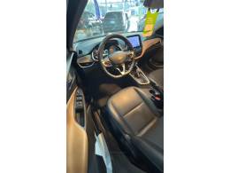 CHEVROLET - ONIX - 2024/2024 - Branca - R$ 106.900,00