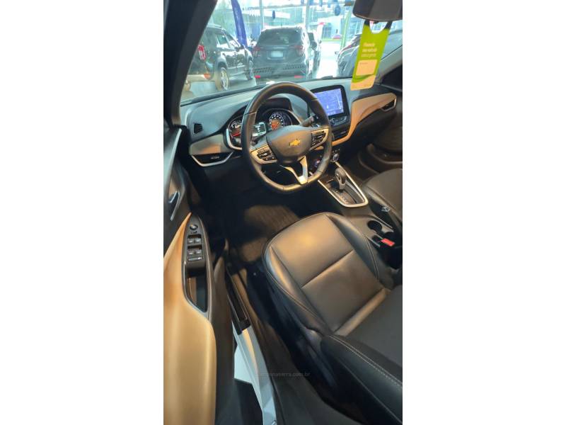 CHEVROLET - ONIX - 2024/2024 - Branca - R$ 106.900,00