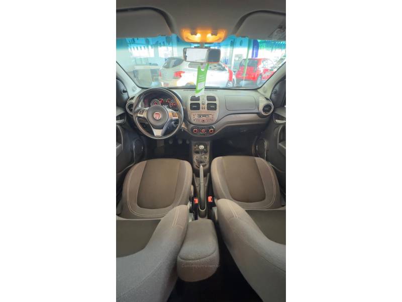 FIAT - SIENA - 2017/2017 - Branca - R$ 48.900,00