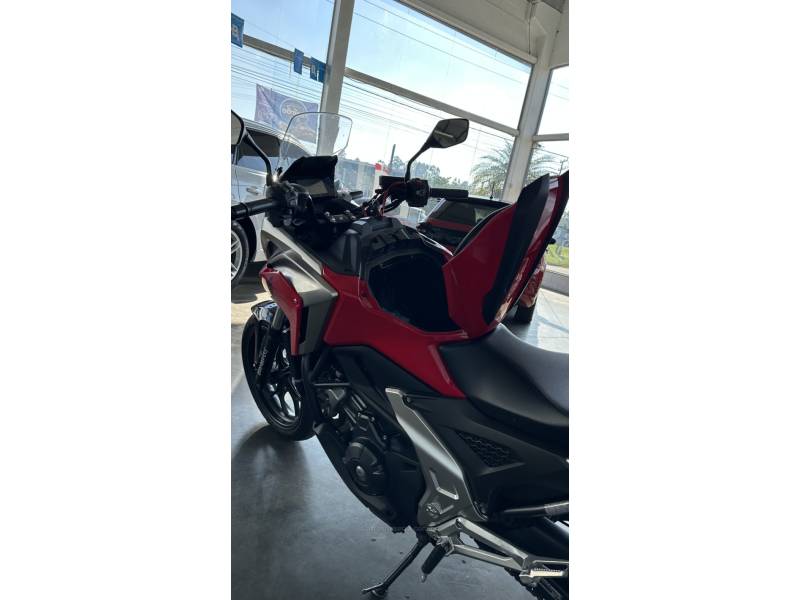HONDA - NC 750X - 2023/2023 - Vermelha - R$ 59.900,00