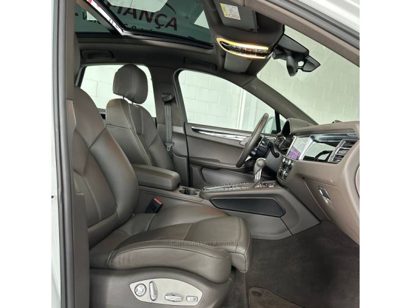 PORSCHE - MACAN - 2021/2021 - Branca - R$ 540.000,00