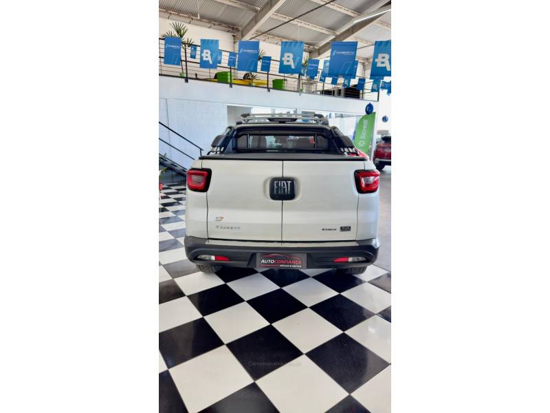 FIAT - TORO - 2022/2023 - Branca - R$ 158.000,00