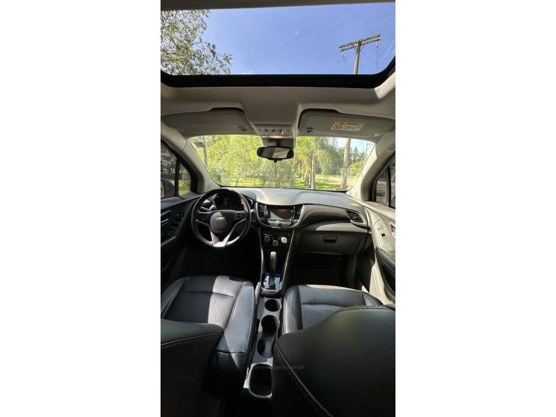 CHEVROLET - TRACKER - 2018/2018 - Preta - R$ 98.900,00