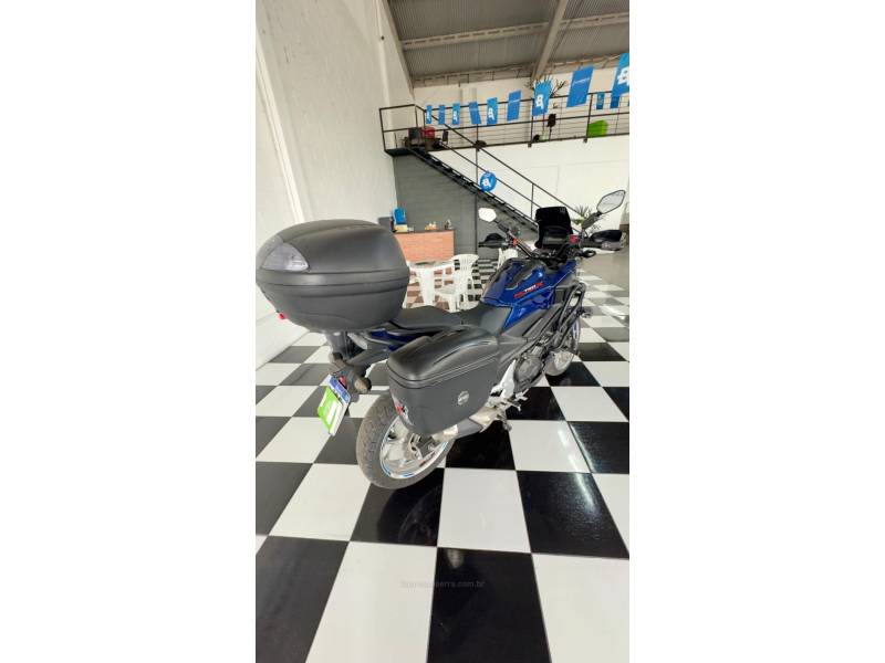 HONDA - NC 750X - 2021/2021 - Azul - R$ 49.900,00
