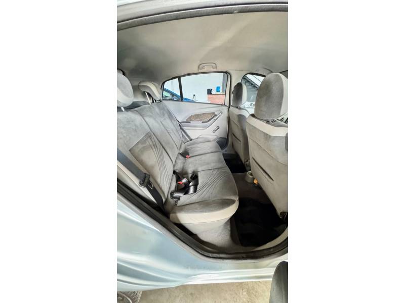 CHEVROLET - AGILE - 2011/2011 - Prata - R$ 32.900,00