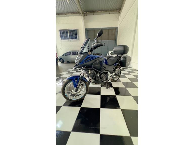 HONDA - NC 750X - 2021/2021 - Azul - R$ 49.900,00
