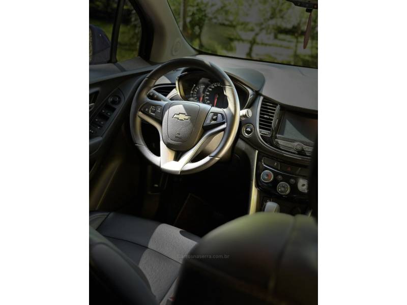 CHEVROLET - TRACKER - 2018/2018 - Preta - R$ 98.900,00