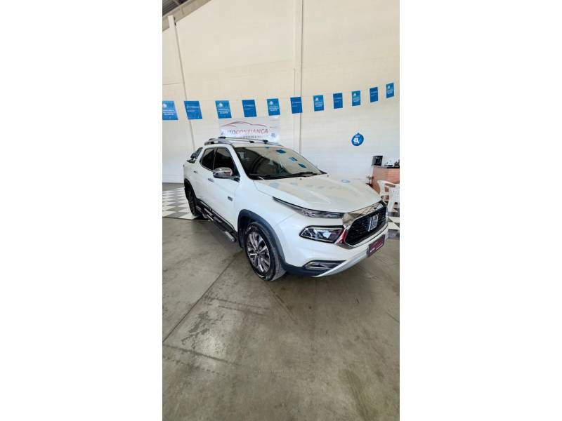 FIAT - TORO - 2022/2023 - Branca - R$ 158.000,00