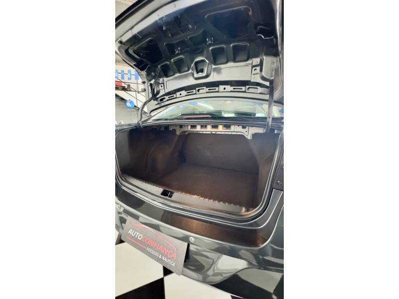 CHEVROLET - COBALT - 2018/2019 - Cinza - R$ 59.900,00