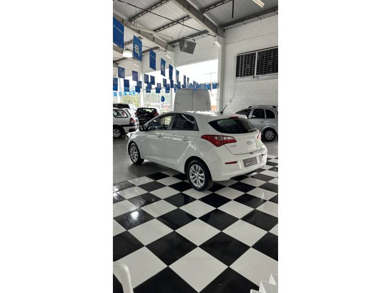 HYUNDAI - HB20 - 2017/2017 - Branca - R$ 53.900,00