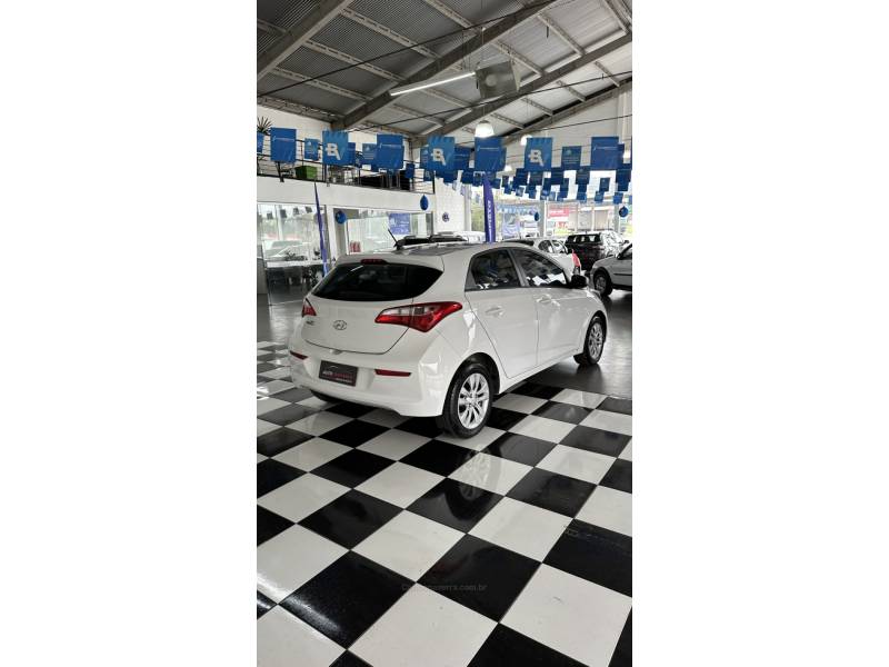 HYUNDAI - HB20 - 2017/2017 - Branca - R$ 53.900,00