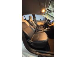 CHEVROLET - ONIX - 2024/2024 - Branca - R$ 106.900,00