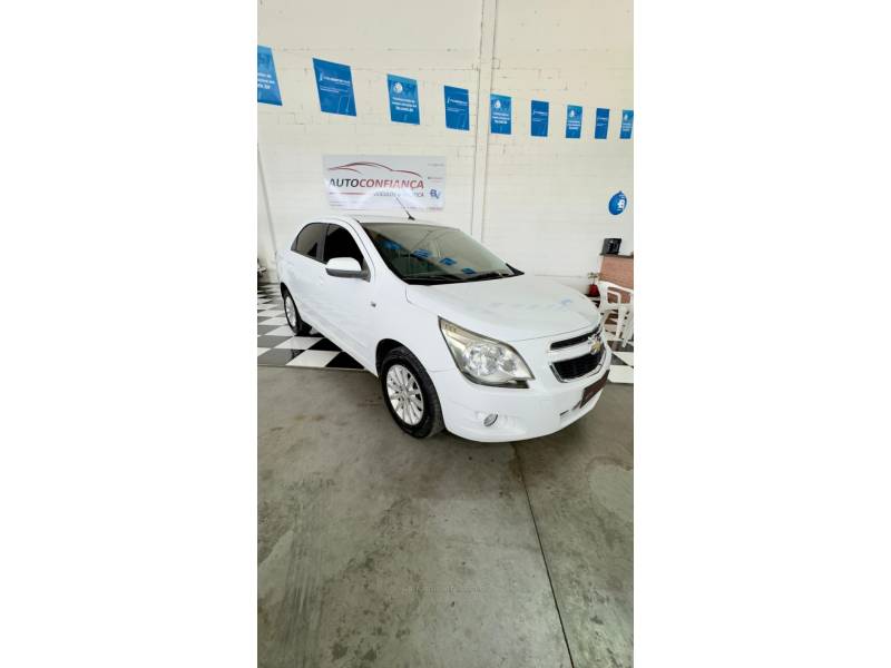 CHEVROLET - COBALT - 2013/2014 - Branca - R$ 42.900,00