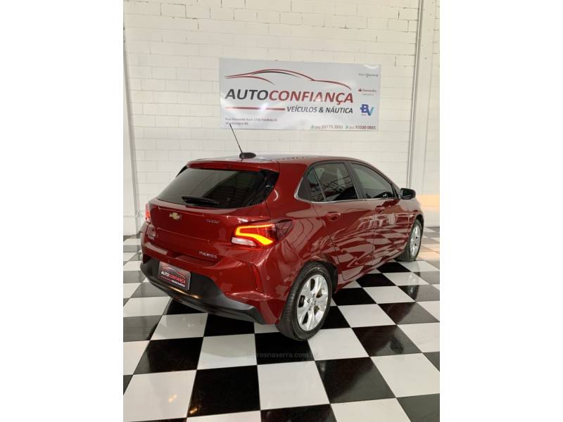 CHEVROLET - ONIX - 2020/2020 - Vermelha - R$ 78.900,00
