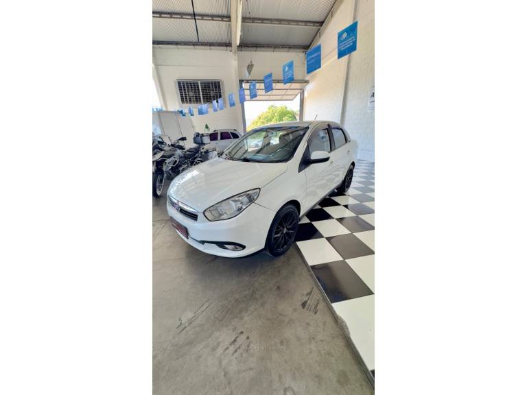 FIAT - GRAND SIENA - 2016/2016 - Branca - R$ 43.900,00