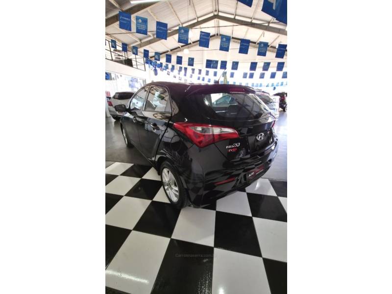 HYUNDAI - HB20 - 2015/2015 - Preta - R$ 45.900,00