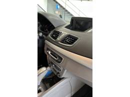 RENAULT - FLUENCE - 2013/2013 - Branca - R$ 49.900,00