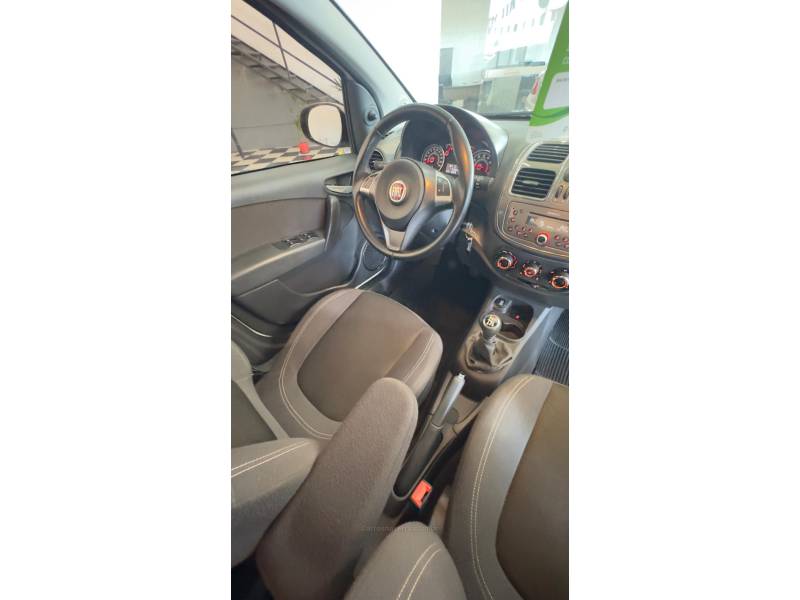 FIAT - SIENA - 2017/2017 - Branca - R$ 48.900,00