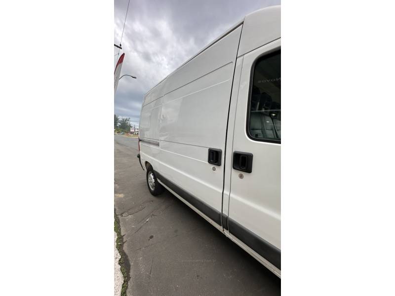 FIAT - DUCATO - 2011/2012 - Branca - R$ 72.900,00