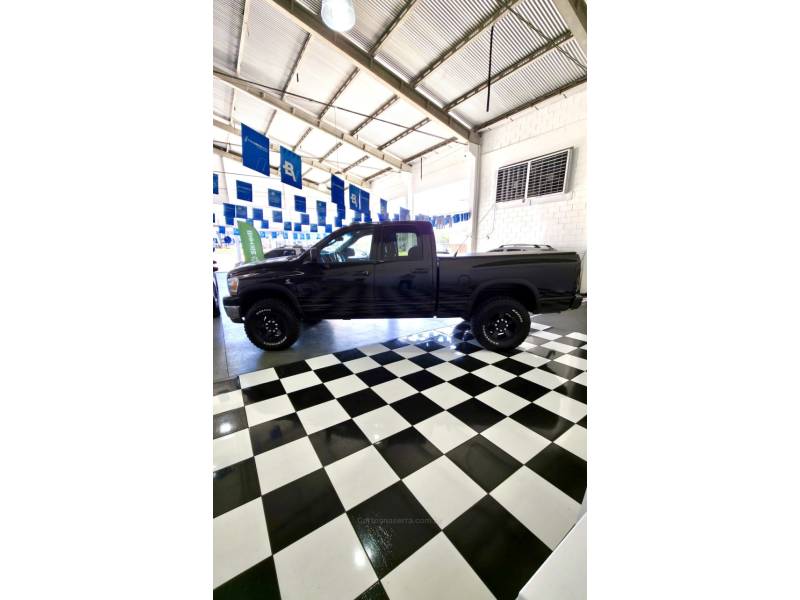 DODGE - RAM - 2006/2006 - Preta - R$ 169.900,00