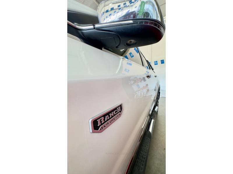 FIAT - TORO - 2022/2023 - Branca - R$ 158.000,00