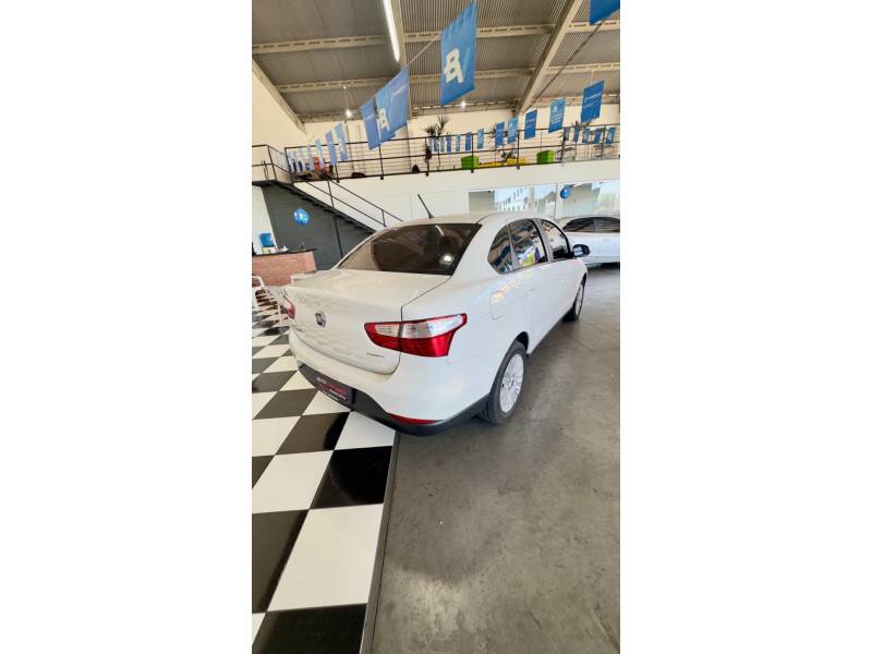FIAT - SIENA - 2017/2017 - Branca - R$ 48.900,00