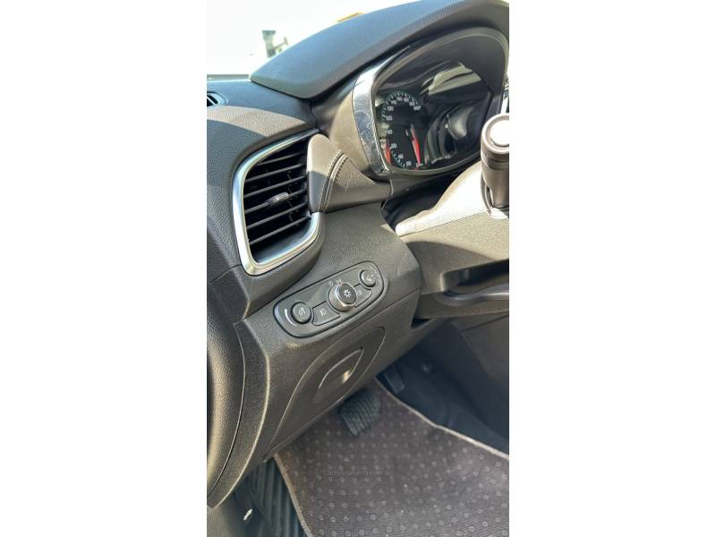 CHEVROLET - TRACKER - 2018/2018 - Preta - R$ 98.900,00