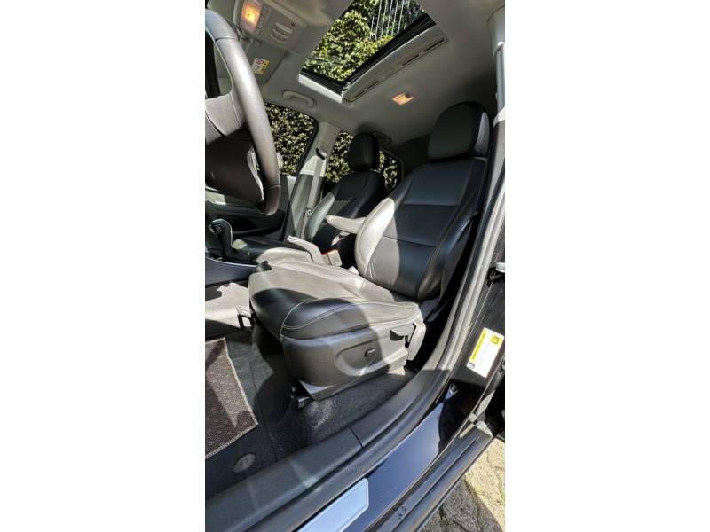 CHEVROLET - TRACKER - 2018/2018 - Preta - R$ 98.900,00