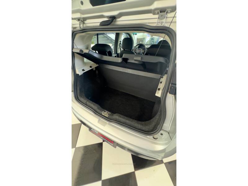 FIAT - UNO - 2016/2016 - Prata - R$ 39.900,00