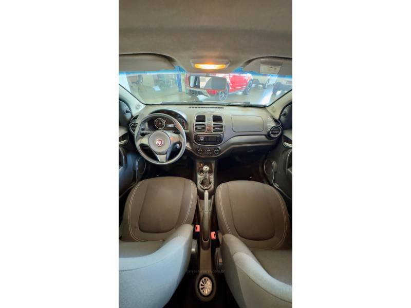 FIAT - GRAND SIENA - 2016/2016 - Branca - R$ 43.900,00
