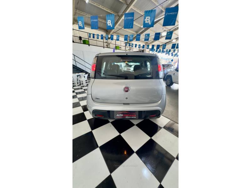 FIAT - UNO - 2016/2016 - Prata - R$ 39.900,00