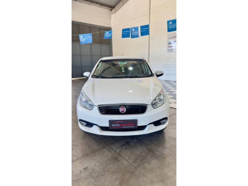 FIAT - SIENA - 2017/2017 - Branca - R$ 48.900,00