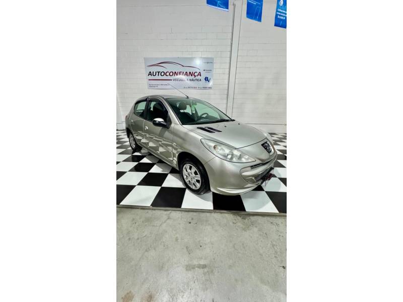 PEUGEOT - 207 - 2011/2012 - Prata - R$ 25.900,00