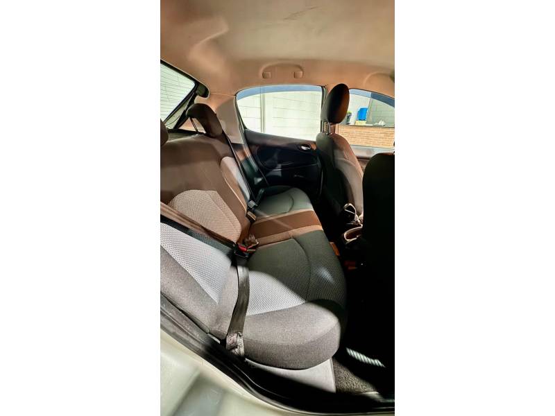 PEUGEOT - 207 - 2011/2012 - Prata - R$ 25.900,00