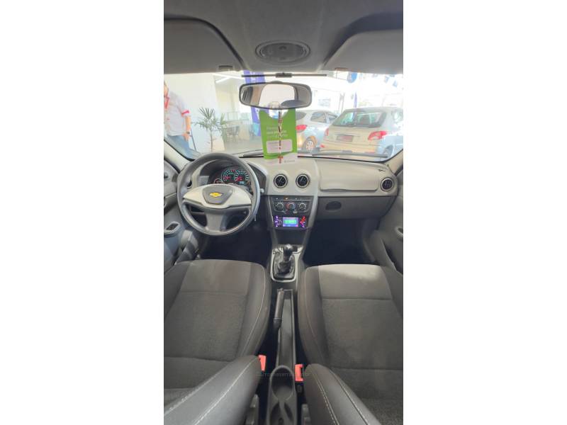 CHEVROLET - PRISMA - 2012/2012 - Vermelha - R$ 33.900,00