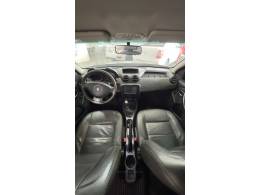 RENAULT - DUSTER - 2013/2014 - Verde - R$ 51.000,00