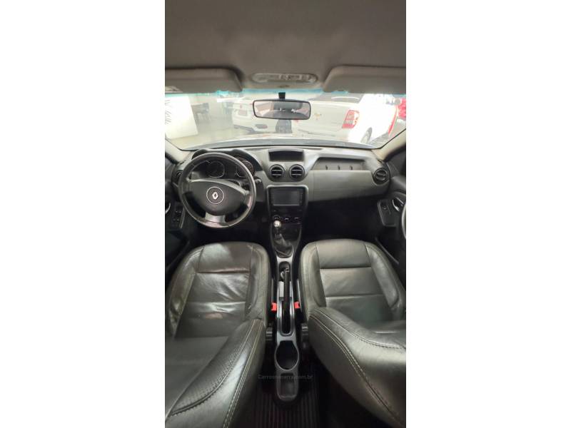 RENAULT - DUSTER - 2013/2014 - Verde - R$ 51.000,00