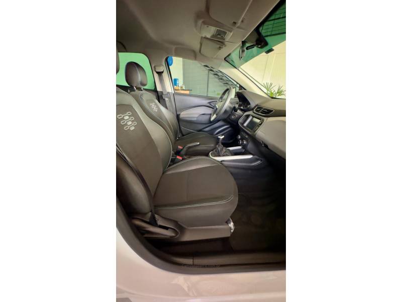 CHEVROLET - ONIX - 2019/2019 - Branca - R$ 64.900,00