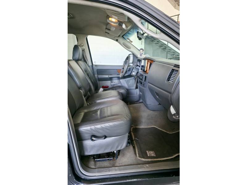 DODGE - RAM - 2006/2006 - Preta - R$ 169.900,00