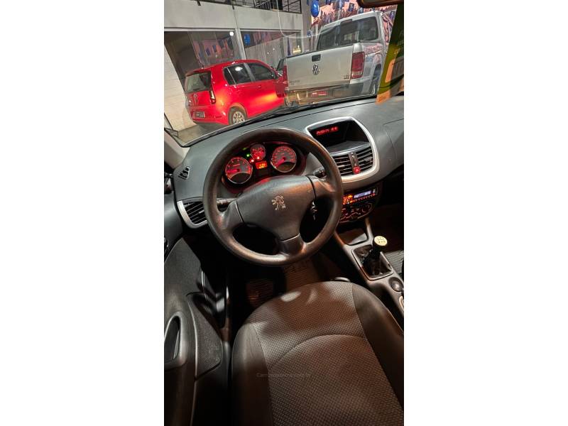 PEUGEOT - 207 - 2011/2012 - Prata - R$ 25.900,00
