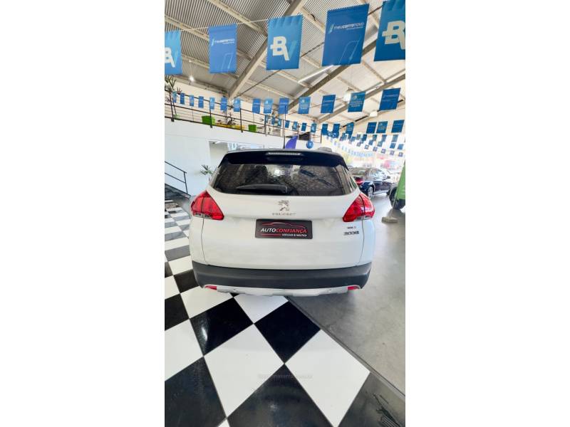 PEUGEOT - 2008 - 2015/2016 - Branca - R$ 59.900,00
