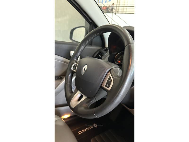 RENAULT - FLUENCE - 2013/2013 - Branca - R$ 49.900,00