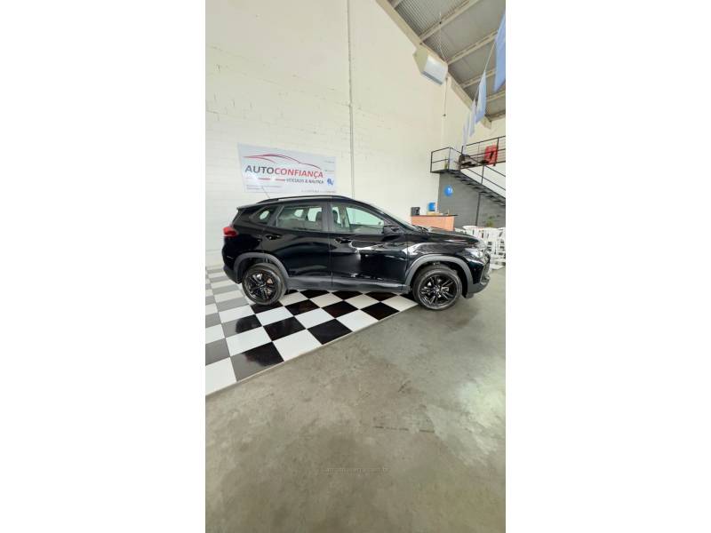 CHEVROLET - TRACKER - 2022/2022 - Preta - R$ 99.201,00