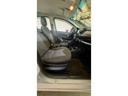 FIAT - UNO - 2016/2016 - Prata - R$ 39.900,00