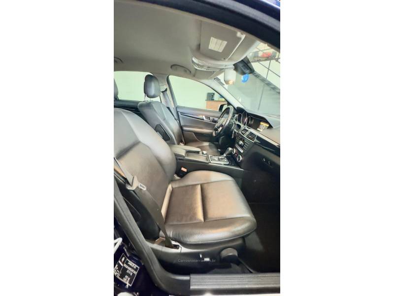 MERCEDES-BENZ - C 180 - 2012/2012 - Azul - R$ 69.900,00