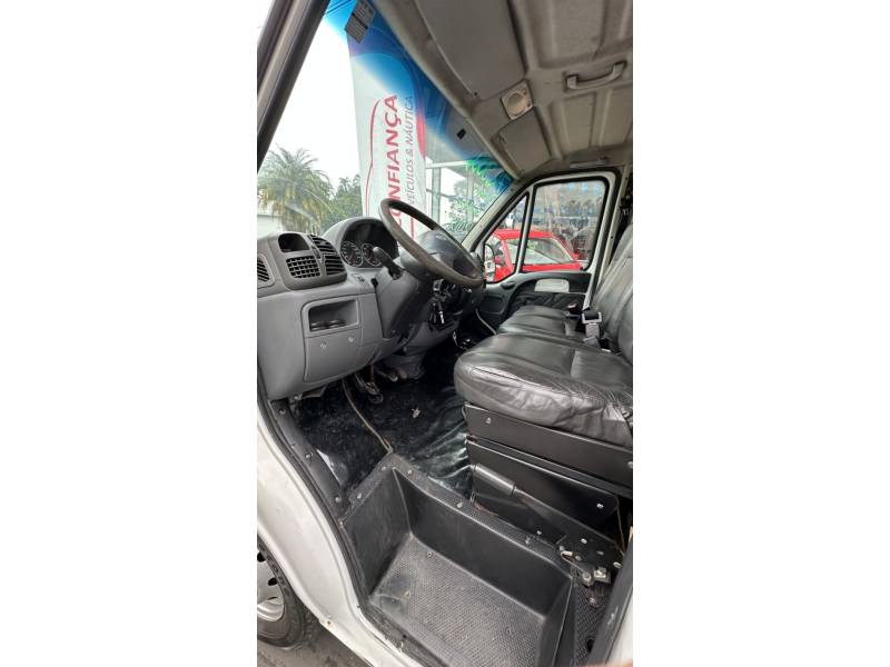 FIAT - DUCATO - 2011/2012 - Branca - R$ 72.900,00