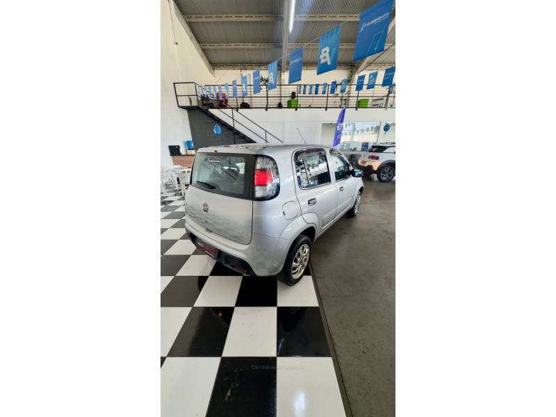 FIAT - UNO - 2016/2016 - Prata - R$ 39.900,00