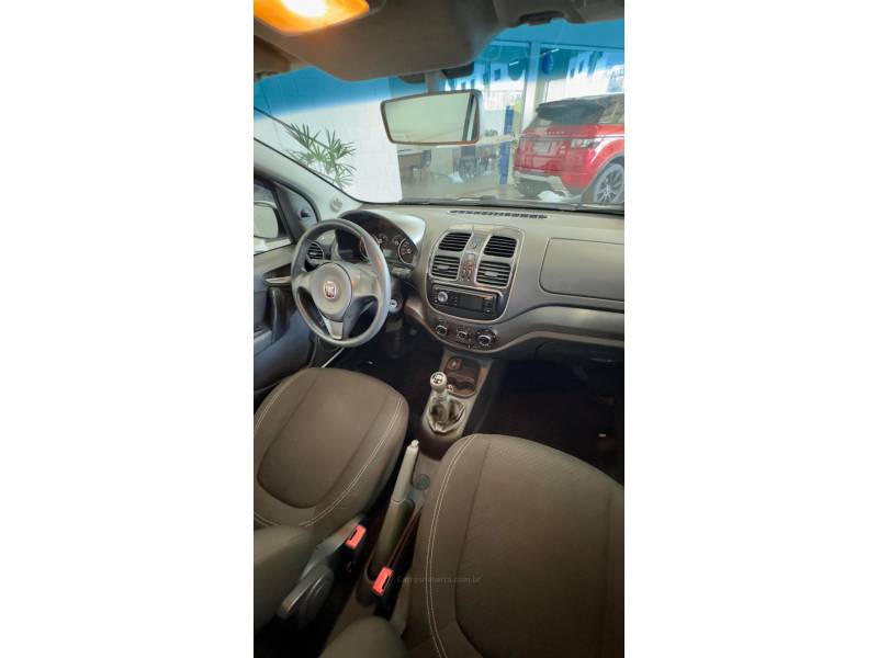 FIAT - GRAND SIENA - 2016/2016 - Branca - R$ 43.900,00