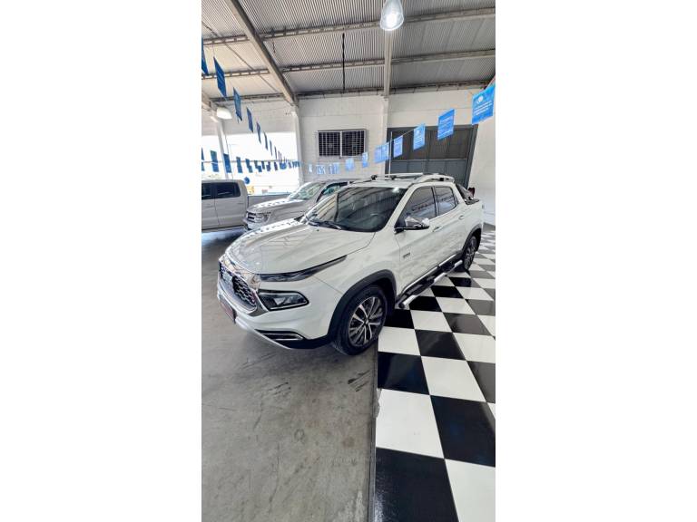 FIAT - TORO - 2022/2023 - Branca - R$ 158.000,00